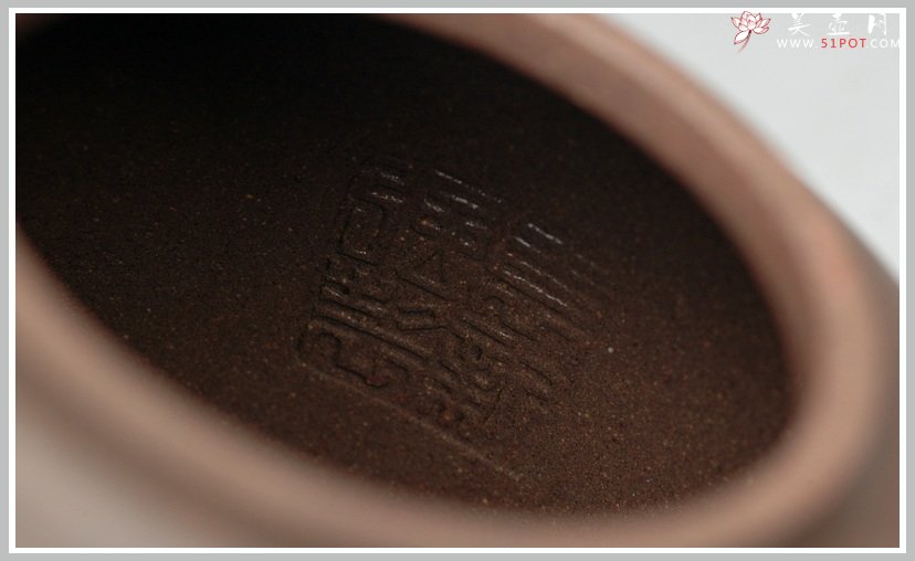 紫砂壶图片：轻巧实用 炮管杀茶 墨陶装饰鸳鸯  全手高德中 - 宜兴紫砂壶网