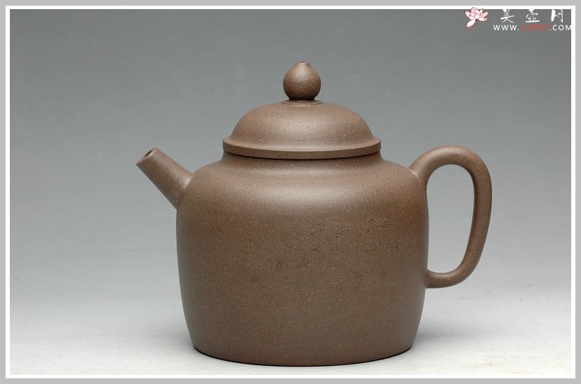 紫砂壶图片：轻巧实用 炮管杀茶 墨陶装饰鸳鸯  全手高德中 - 宜兴紫砂壶网