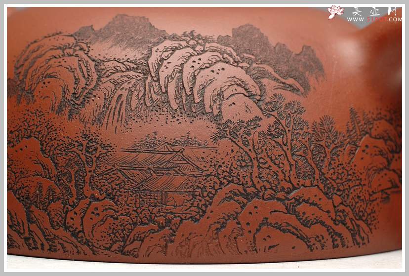 紫砂壶图片：通景山水 经典 全手半月 辛卯年力作 - 宜兴紫砂壶网