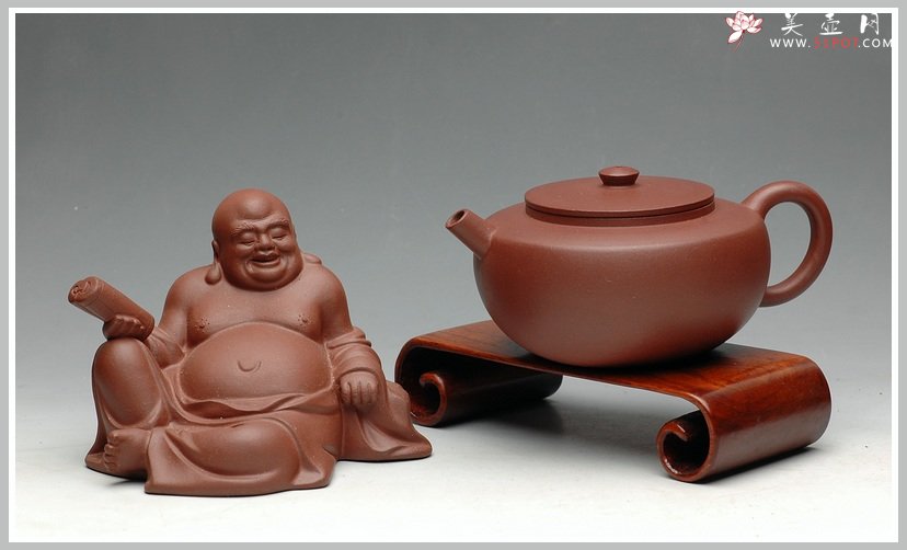 紫砂壶图片：王强爱徒 全手单片折肩 浑厚儒雅 炮管直流 汤婆 - 宜兴紫砂壶网