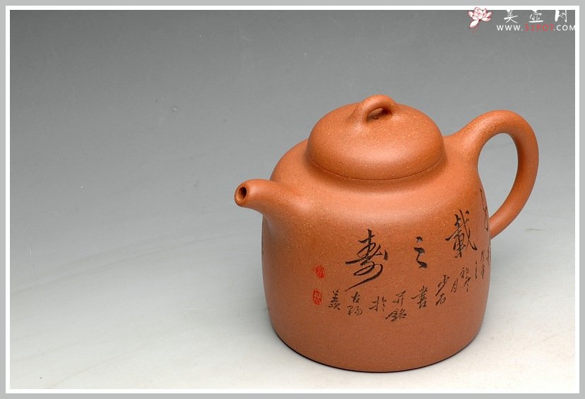 紫砂壶图片：饱满厚重 高古聚德 优质烁金降坡泥 全手代表作高士壶 张听刚老师装饰 - 宜兴紫砂壶网