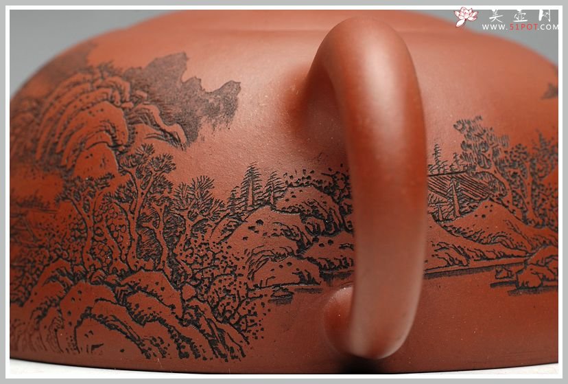 紫砂壶图片：通景山水 经典 全手半月 辛卯年力作 - 宜兴紫砂壶网