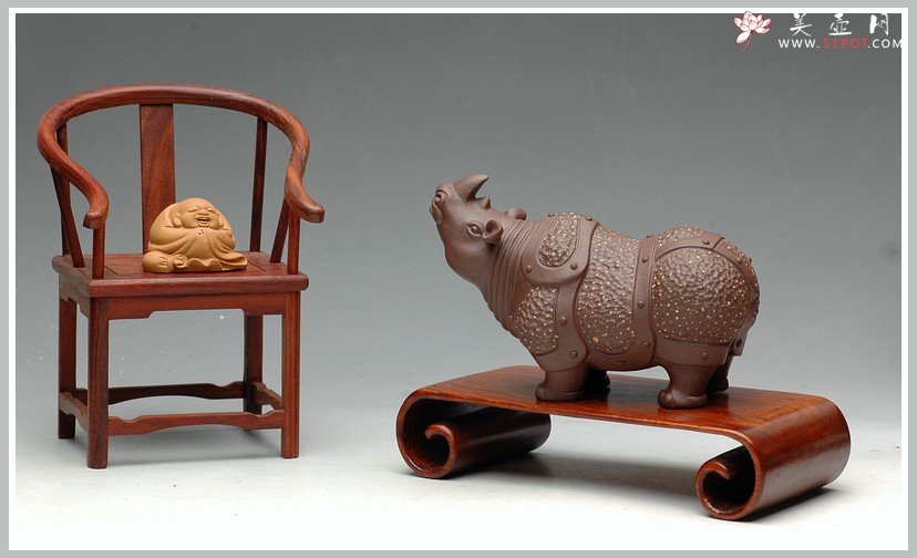 紫砂壶图片：铺金砂 精工 战牛 茶宠 - 宜兴紫砂壶网