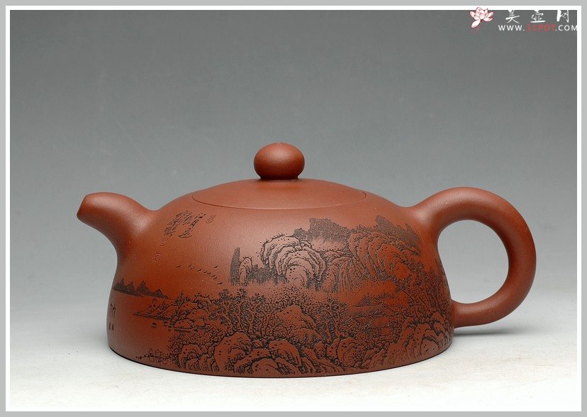 紫砂壶图片：通景山水 经典 全手半月 辛卯年力作 - 宜兴紫砂壶网