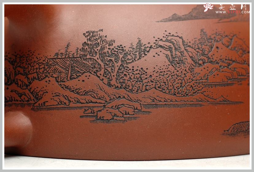 紫砂壶图片：通景山水 经典 全手半月 辛卯年力作 - 宜兴紫砂壶网