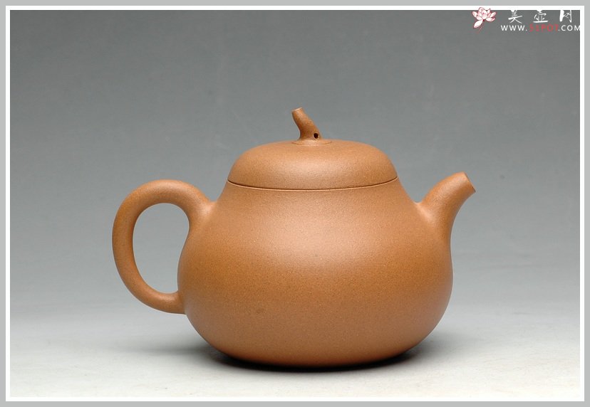 紫砂壶图片：辛卯年力作 国助和石刻绘 段泥全手一捺底玉成窑石匏 饱满可爱 - 宜兴紫砂壶网