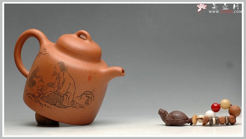 紫砂壶图片：饱满厚重 高古聚德 优质烁金降坡泥 全手代表作高士壶 张听刚老师装饰 - 宜兴紫砂壶网