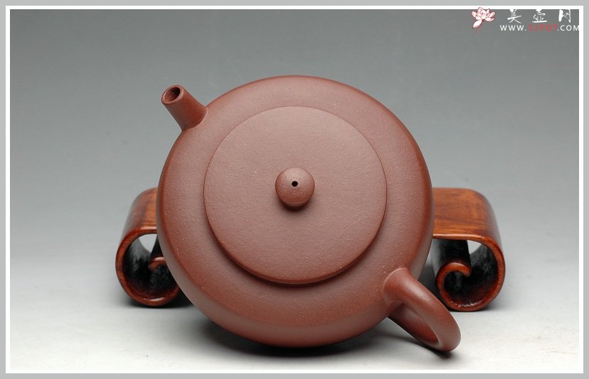 紫砂壶图片：王强爱徒 全手单片折肩 浑厚儒雅 炮管直流 汤婆 - 宜兴紫砂壶网