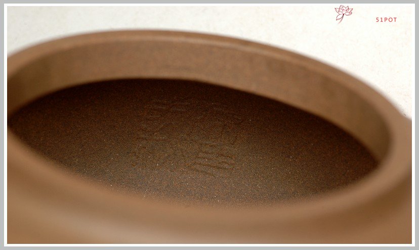 紫砂壶图片：简约而不简单 大方之器 全手上桥圆腹 - 宜兴紫砂壶网