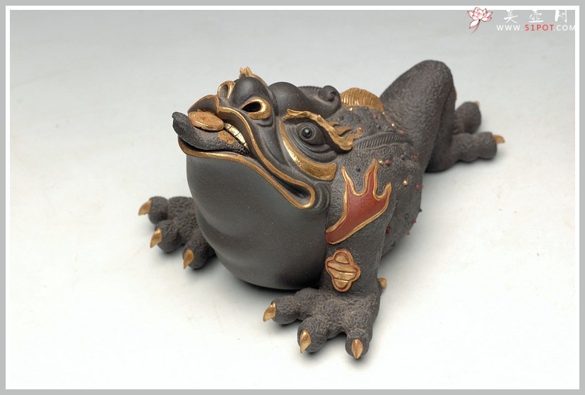 紫砂壶图片：金蟾之王 24纯金 霸气 精品雕塑 做工精细 - 宜兴紫砂壶网