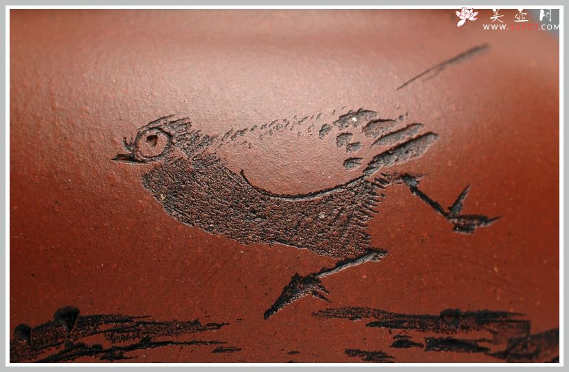 紫砂壶图片：鲍志强爱徒厉上清刻绘 浑圆六方 - 宜兴紫砂壶网