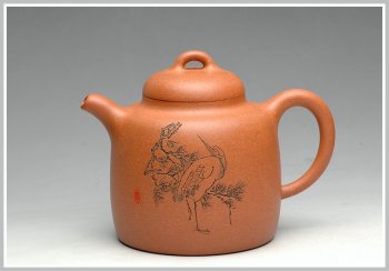 紫砂壶图片：松龄长岁月 鹤语记春秋 优质烁金降坡泥 全手代表作高士壶 张听刚老师装饰 - 宜兴紫砂壶网