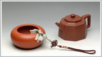 紫砂壶图片：李昌鸿老师装饰  全手小聚福八方 端庄周正 - 宜兴紫砂壶网