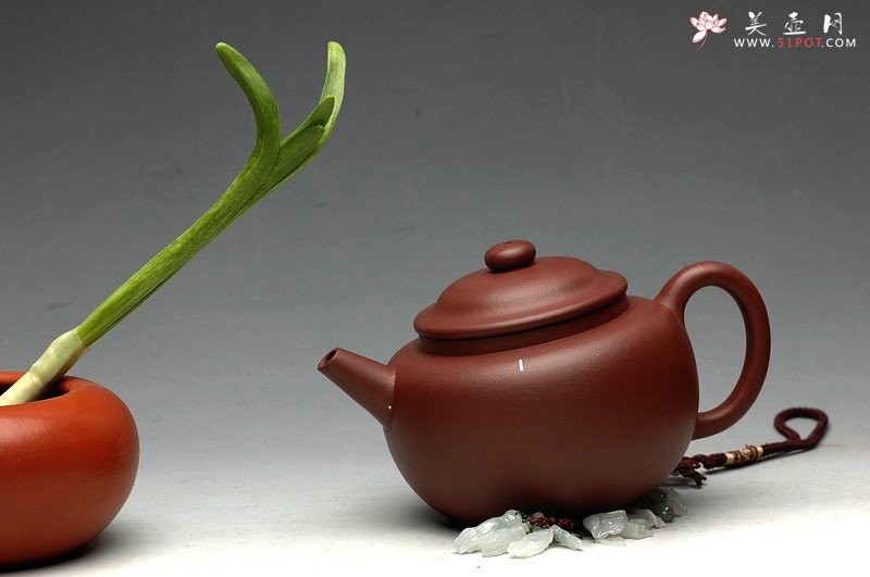 紫砂壶图片：饱满大气 古朴浑圆  全手融泉 - 宜兴紫砂壶网