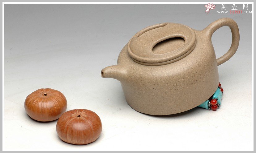 紫砂壶图片：大气 优质本山绿泥 养欲如润玉 全手牛盖莲子 - 宜兴紫砂壶网