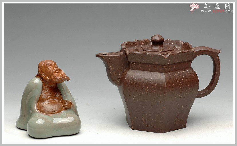 紫砂壶图片：庄严肃穆砂中佛 紫泥调砂 老味现 全手僧帽 - 宜兴紫砂壶网