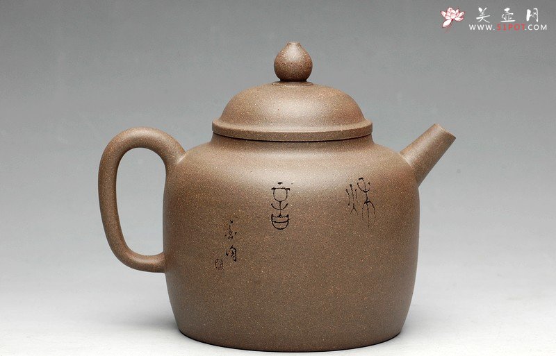 紫砂壶图片：轻巧实用 炮管杀茶 墨陶装饰鸳鸯  全手高德中 - 宜兴紫砂壶网