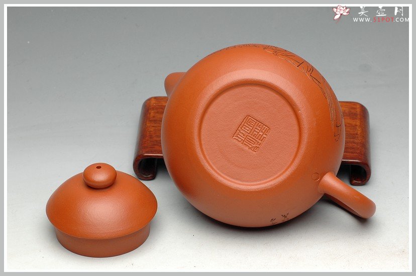 紫砂壶图片：有美共赏 琴韵书声 全手拙.意文旦 张听钢老师精品仕女 - 宜兴紫砂壶网