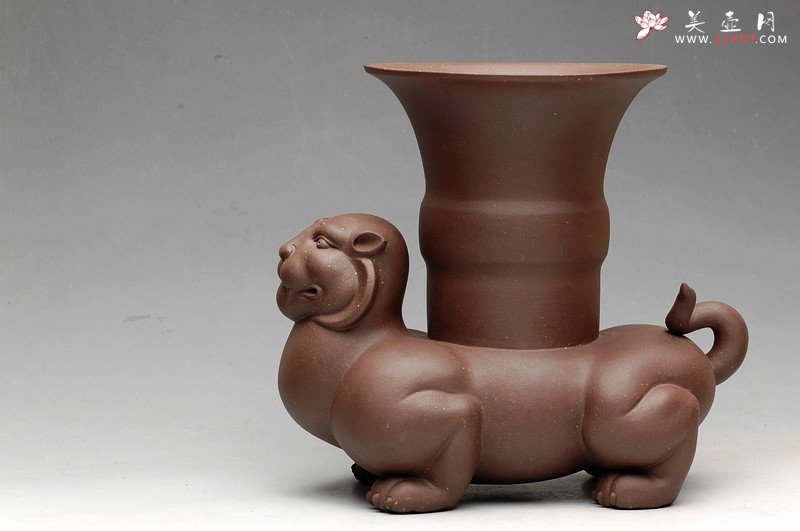 紫砂壶图片：龙生九子 之貔貅樽  单 辟邪花瓶 笔筒 - 宜兴紫砂壶网