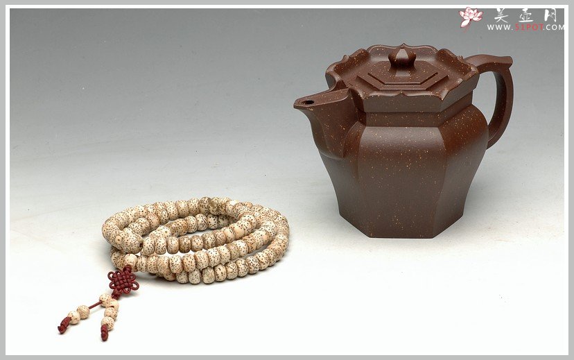 紫砂壶图片：庄严肃穆砂中佛 紫泥调砂 老味现 全手僧帽 - 宜兴紫砂壶网