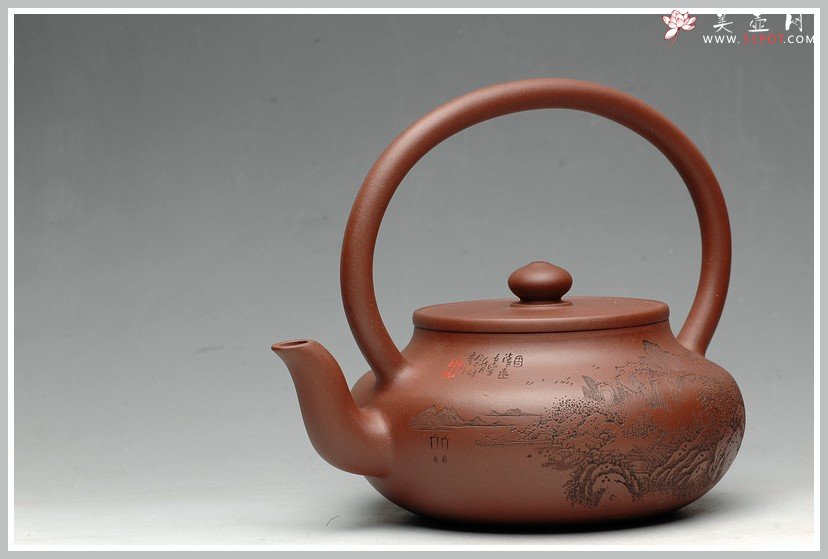 紫砂壶图片：强强联合 李彦雄老师通转山水 曲峰辛卯年力作全手旭茂提梁 - 宜兴紫砂壶网