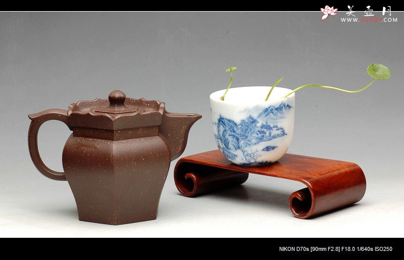 紫砂壶图片：庄严肃穆砂中佛 紫泥调砂 老味现 全手僧帽 - 宜兴紫砂壶网