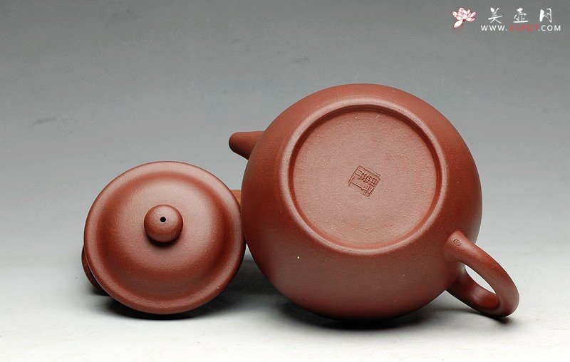 紫砂壶图片：饱满大气 古朴浑圆  全手融泉 - 宜兴紫砂壶网