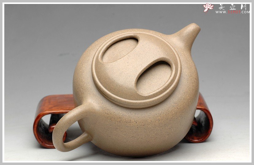 紫砂壶图片：大气 优质本山绿泥 养欲如润玉 全手牛盖莲子 - 宜兴紫砂壶网