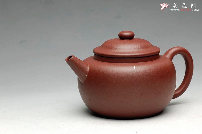 紫砂壶图片：饱满大气 古朴浑圆  全手融泉 - 宜兴紫砂壶网