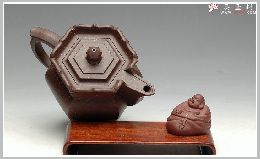 紫砂壶图片：庄严肃穆砂中佛 紫泥调砂 老味现 全手僧帽 - 宜兴紫砂壶网