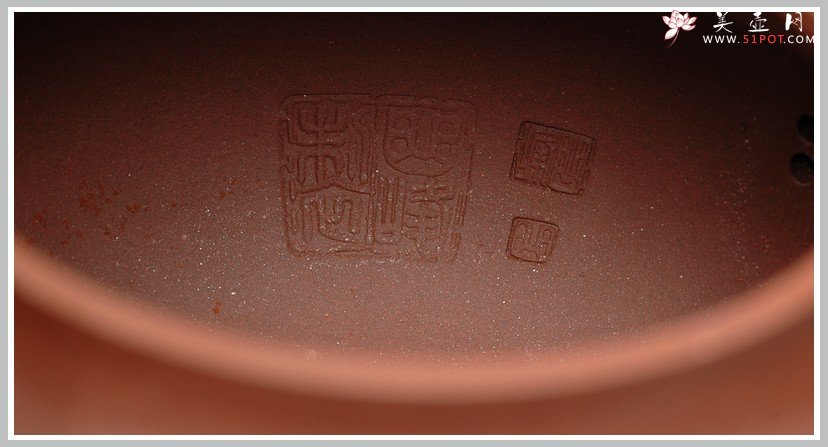 紫砂壶图片：强强联合 李彦雄老师通转山水 曲峰辛卯年力作全手旭茂提梁 - 宜兴紫砂壶网