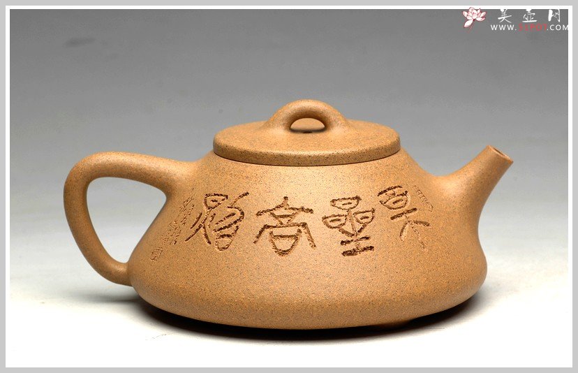 紫砂壶图片：李彦雄装饰山水 福星高照之全手子冶石瓢 骨肉均挺 - 宜兴紫砂壶网