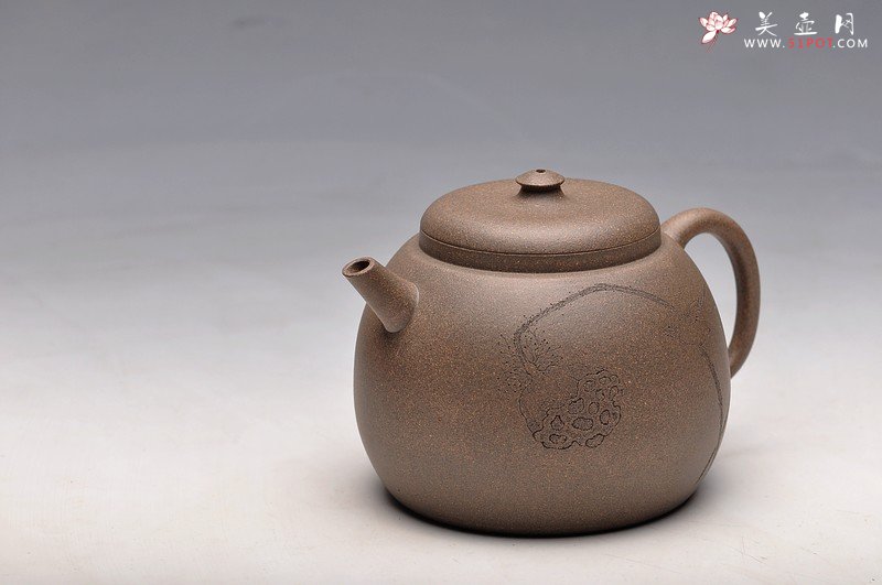 紫砂壶图片：经典中的经典 墨陶刻绘精品莲蓬鸟 万工经典之作 全手莲蓬龙蛋 新年龙运亨通 - 宜兴紫砂壶网