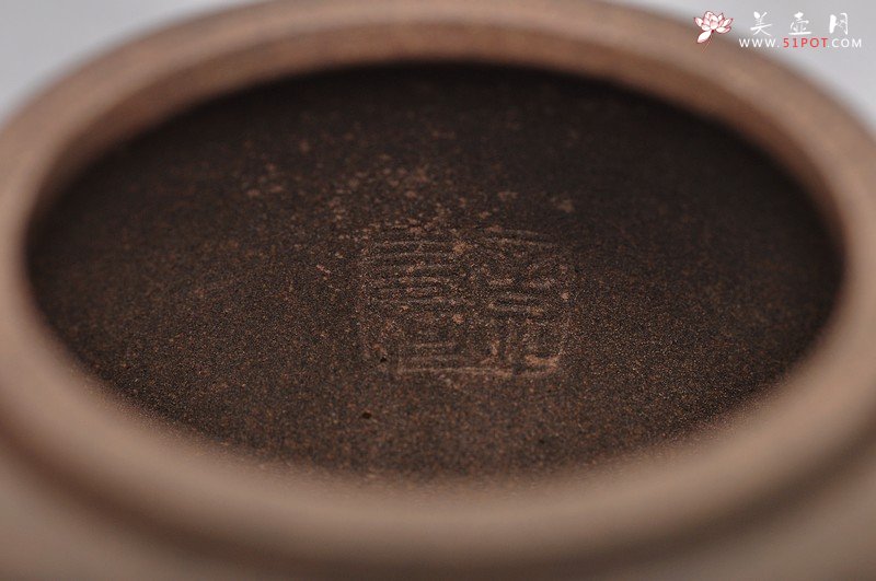 紫砂壶图片：经典中的经典 墨陶刻绘精品莲蓬鸟 万工经典之作 全手莲蓬龙蛋 新年龙运亨通 - 宜兴紫砂壶网