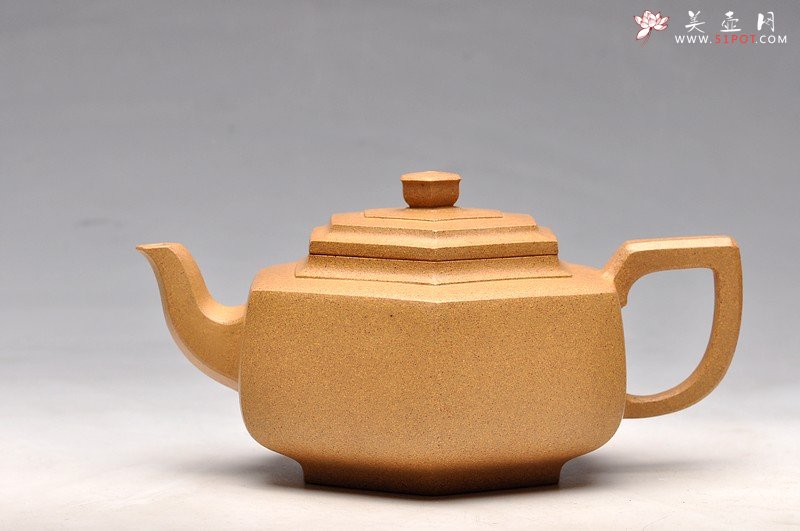 紫砂壶图片：线条挺拔 舒展大气  经典作品  全手大段泥雪华 - 宜兴紫砂壶网