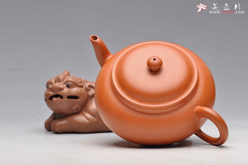 紫砂壶图片：典雅优美 优质朱泥 全手工三弯宫灯 - 宜兴紫砂壶网