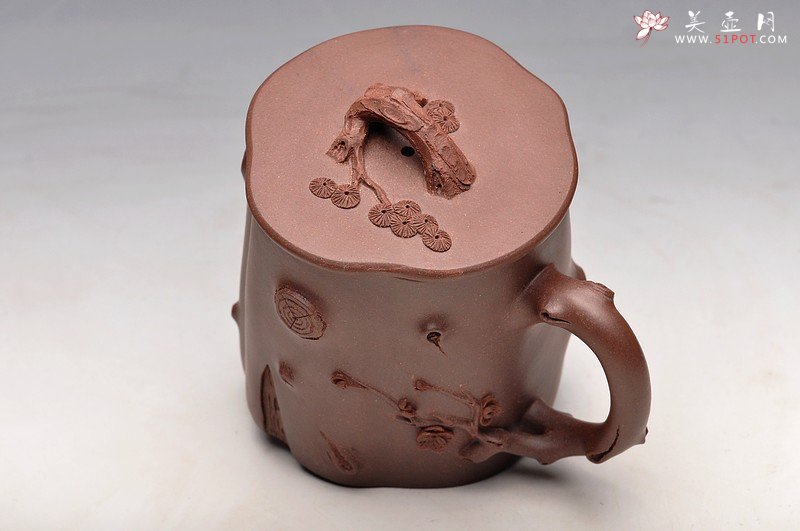 紫砂壶图片：立体梅花  孤品盖杯 松梅情 单志萍老师全手随心作 - 宜兴紫砂壶网