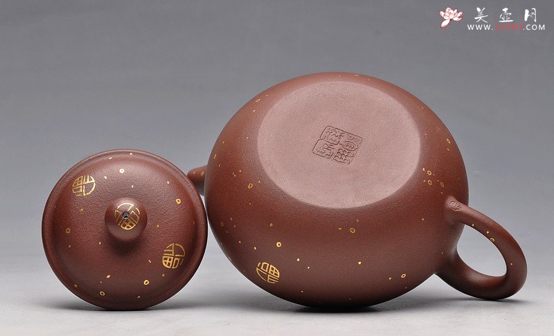 紫砂壶图片：线条优美 浑圆饱满 描真金 全手福莲 杀茶利器 - 宜兴紫砂壶网