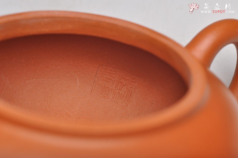 紫砂壶图片：典雅优美 优质朱泥 全手工三弯宫灯 - 宜兴紫砂壶网