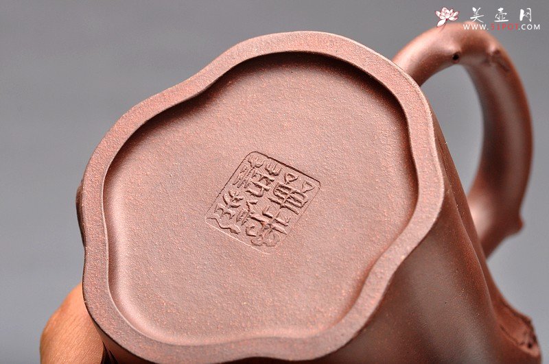 紫砂壶图片：一对高矮胖瘦绝配：） 清水泥和地槽青 全手梅花单杯  - 宜兴紫砂壶网