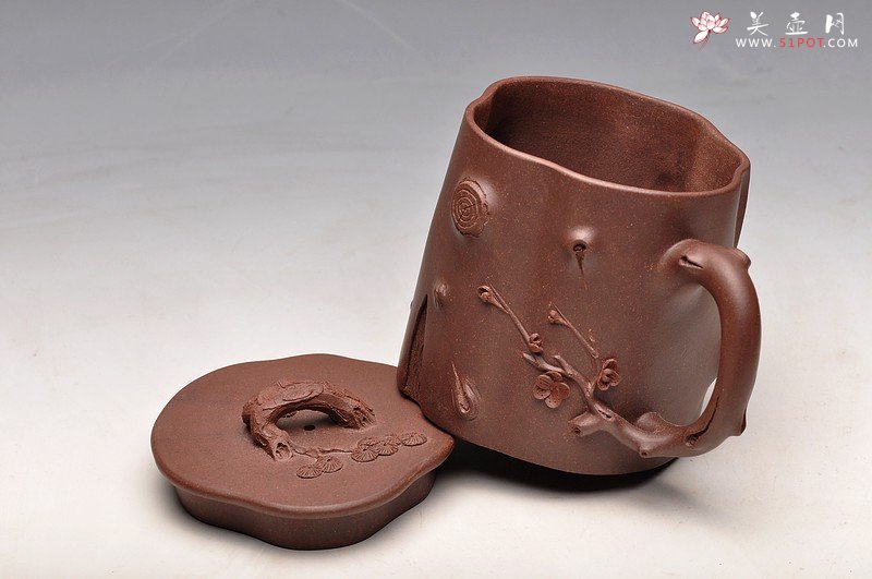 紫砂壶图片：立体梅花  孤品盖杯 松梅情 单志萍老师全手随心作 - 宜兴紫砂壶网