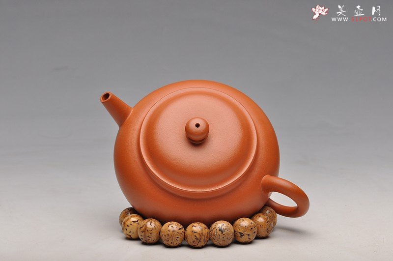 紫砂壶图片：敦厚朴实 优质朱泥  杀铁利器 全手直流宫灯 - 宜兴紫砂壶网