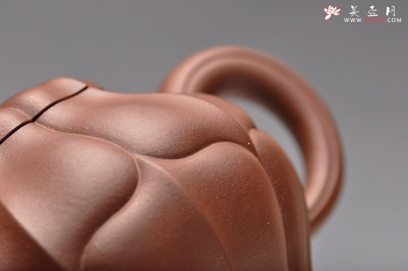 紫砂壶图片：美感十足 稳重 线条明晰 筋囊风采 高合菱 - 宜兴紫砂壶网