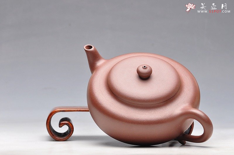 紫砂壶图片：单片折肩 一捺底  静心之品 敦厚拙然  全手清韵   - 宜兴紫砂壶网