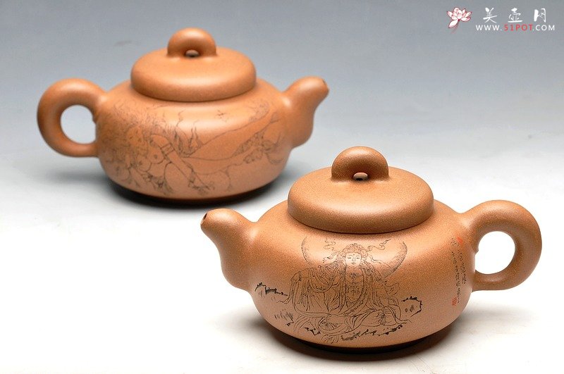 紫砂壶图片：大俗即大雅一套 精品 道洪风格 出水如柱 全手玉璧  - 宜兴紫砂壶网