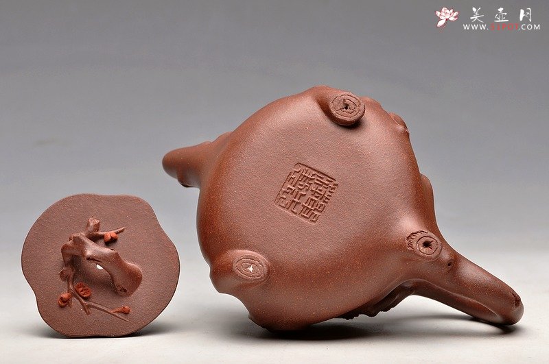 紫砂壶图片：实用精品小花货 立体梅花惊艳 全手小喜上眉梢  - 宜兴紫砂壶网