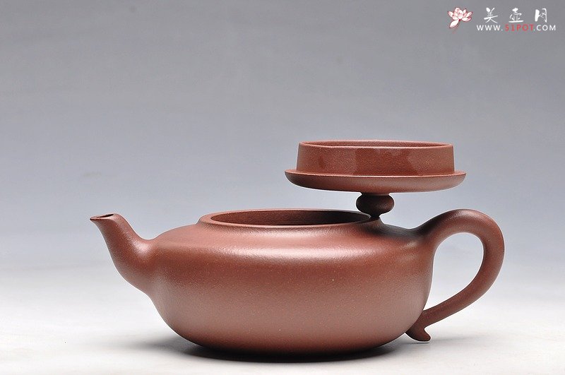 紫砂壶图片：单片折肩 一捺底  静心之品 敦厚拙然  全手清韵   - 宜兴紫砂壶网