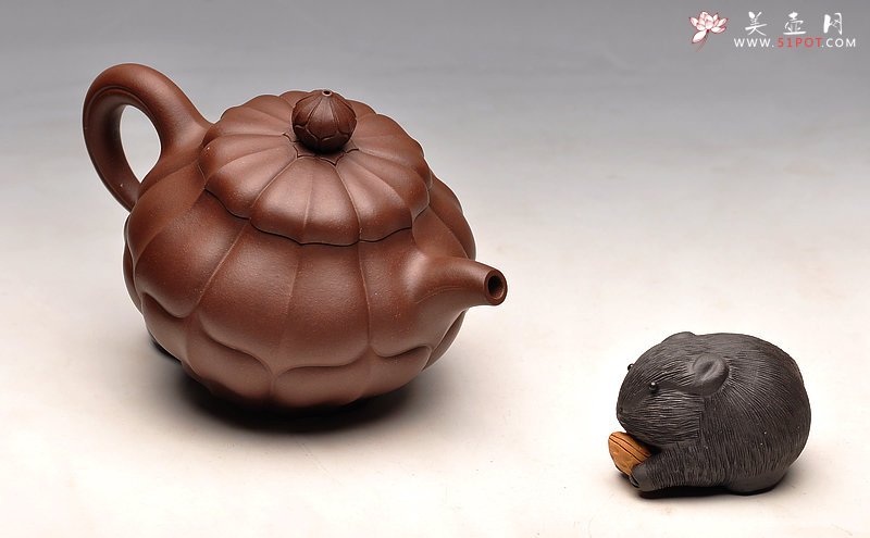 紫砂壶图片：美感十足 稳重 线条明晰 筋囊风采 高合菱 - 宜兴紫砂壶网