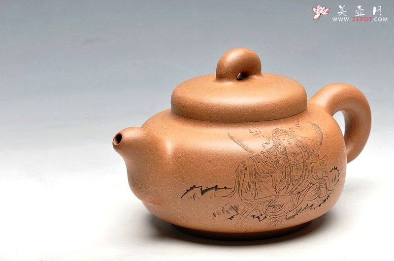 紫砂壶图片：大俗即大雅一套 精品 道洪风格 出水如柱 全手玉璧  - 宜兴紫砂壶网