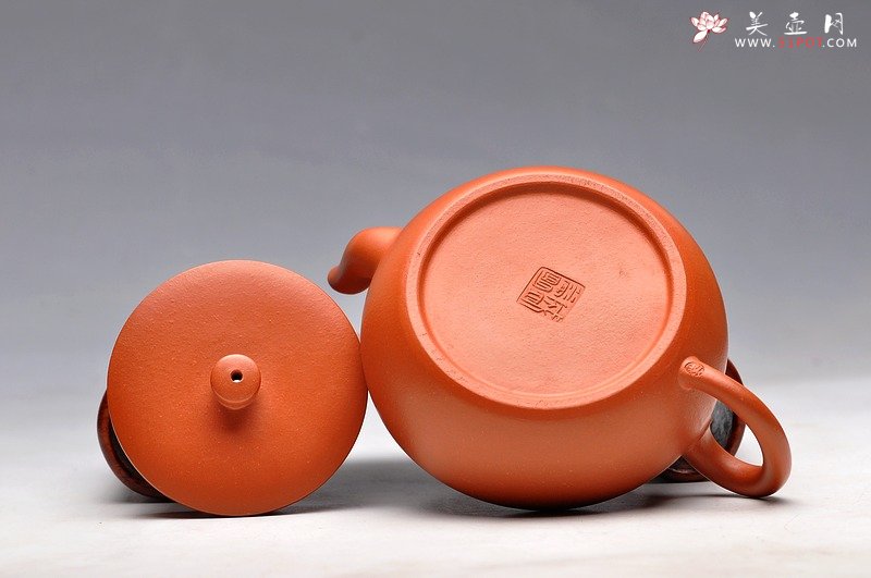 紫砂壶图片：风姿卓越 全手实用茶器之平盖莲子 - 宜兴紫砂壶网
